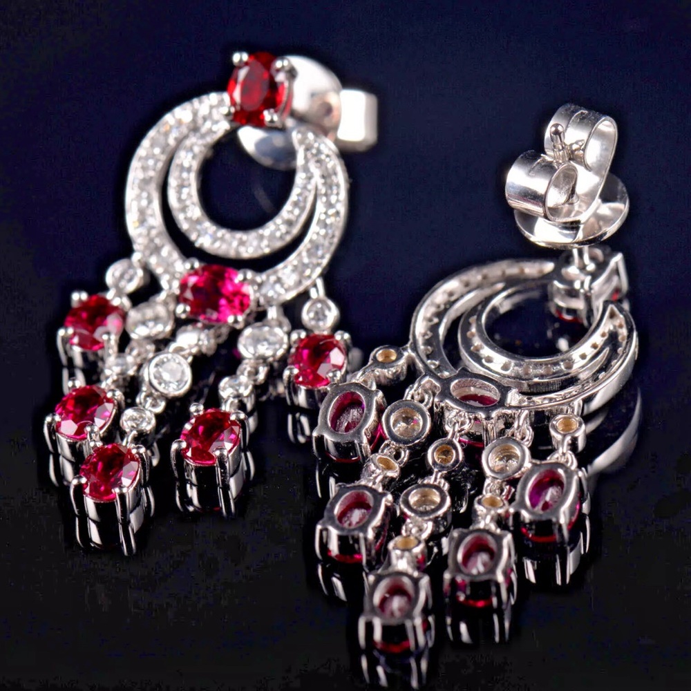 Sold! Gorgeous Natural 4Ct Ruby and 1.85 CT Diamonds on 14k. 5.2 g. 1.25 “ - Picture 6 of 9